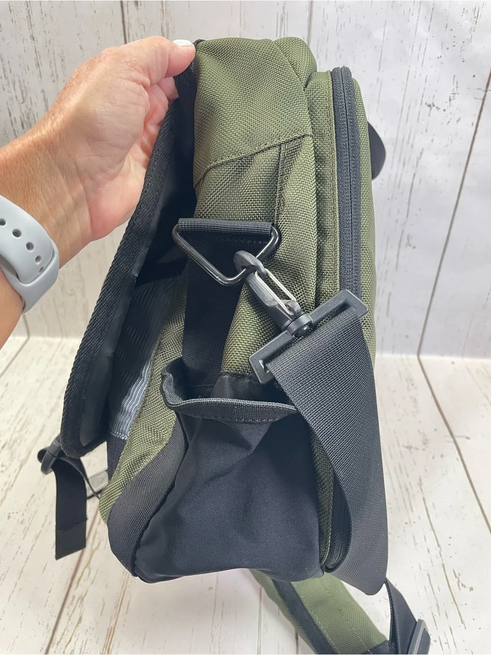 Timbuk2 Classic Messenger Bag Luggage Collection with Trolley Sleeve *Medium